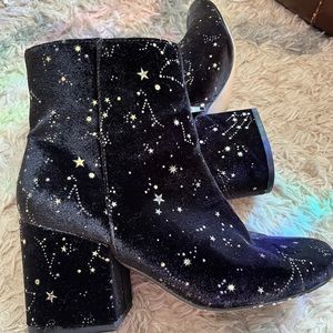 urban outfitters velvet stars heels